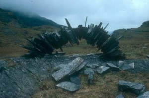 Goldsworthy "Slate Arch", 1982, © goldsworthy.cc.gla.ac.uk