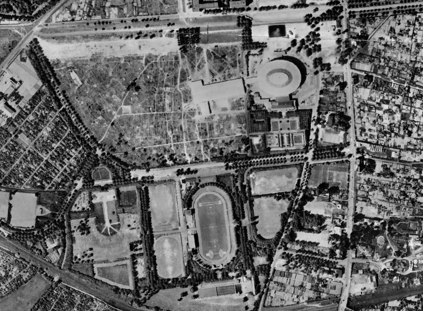 Ähnlicher Bildausschnitt von 1952, diesmal mit der neuen Westfalenhalle (eröffnet im Februar 1952). (Luftbild: RVR)