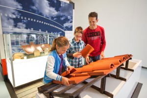 Dachdecken auf antike Art (Foto: © Museum Het Valkhof Nijmegen)