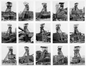 Im Bottroper Josef Albers Museum ausgestellt: Bernd und Hilla Becher "Fördertürme" (Fotografien, 1972-83) (© Estate Bernd & Hilla Becher, vertreten durch Max Becher, courtesy Die Photographische Sammlung/SK Stiftung Kultur - Bernd und Hilla Becher Archiv, Köln, 2018)